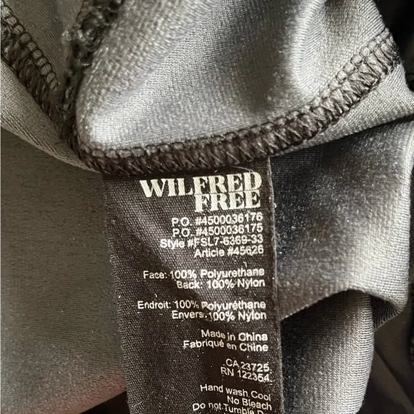 Wilfred free faux leather leggings. Size 6 - Picture 4 of 4